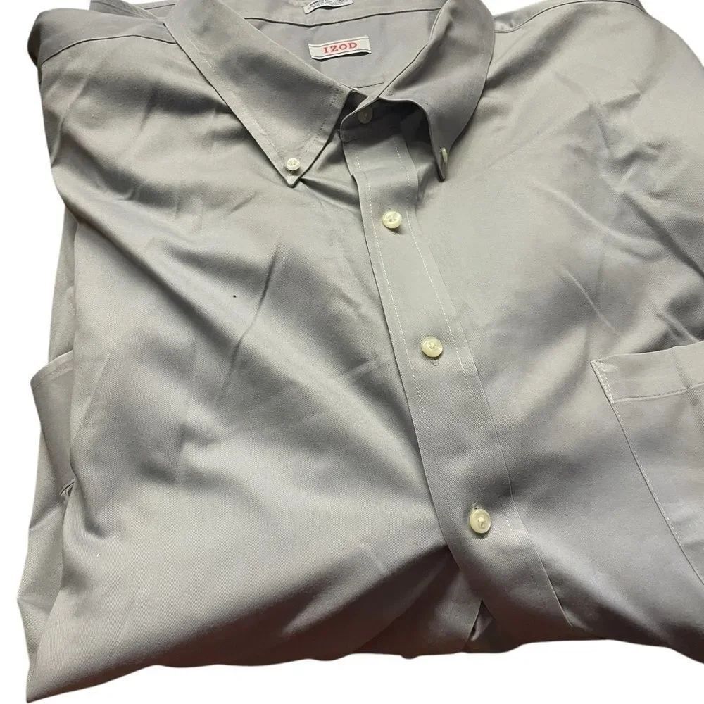 IZOD Light Gray Button-Up Shirt reg fit size 22 34/35 BIg